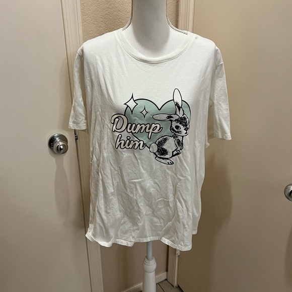F21 ‘dump him’ graphic tee - Picture 1 of 5